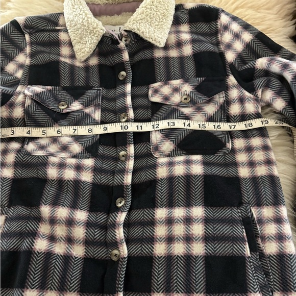 Soho Black and Cream Plaid Brushed Fleece Sherpa Lined Oversized Shirt Jacket - Picture 3 of 5